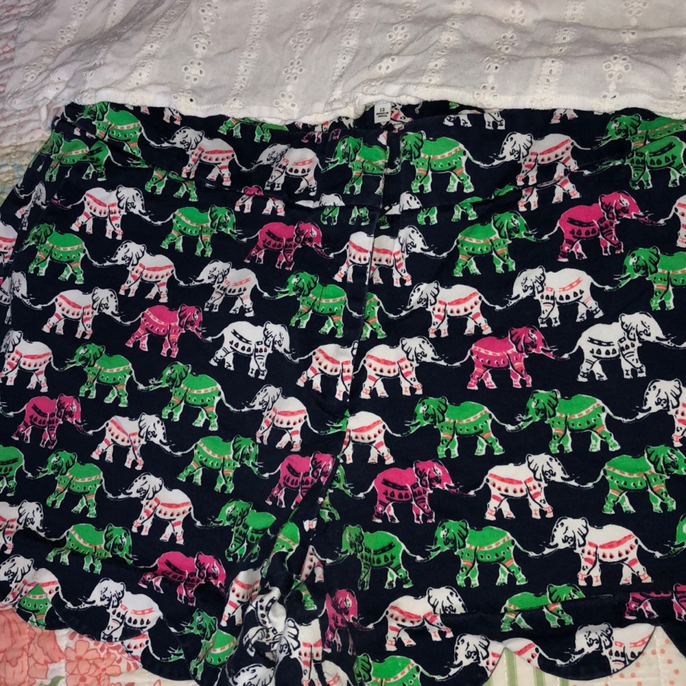 Crown and Ivy scalloped shorts